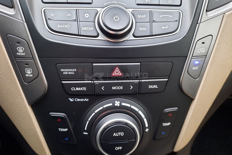 pronájem Hyunai Santa Fe SUV autopůjčovna Olomouc