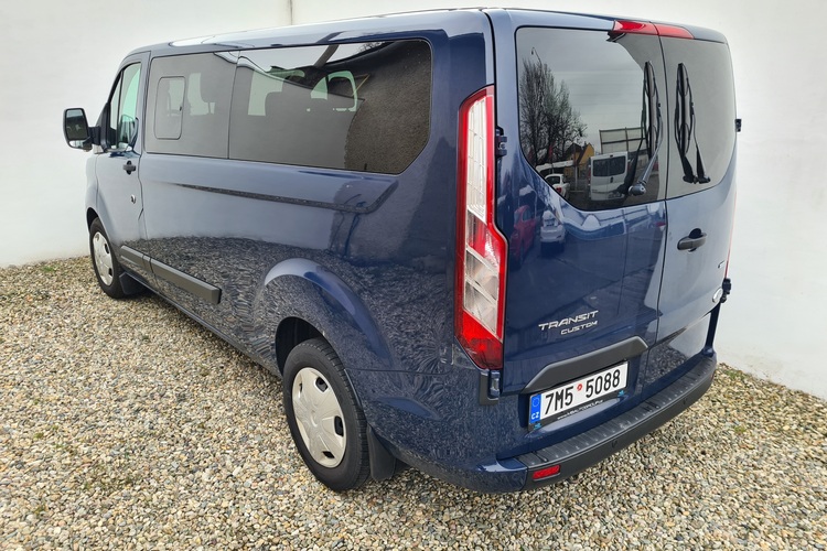 Pronájem devítimístné dodávky Transit