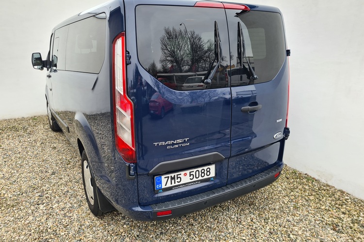 Pronájem devítimístné dodávky Transit