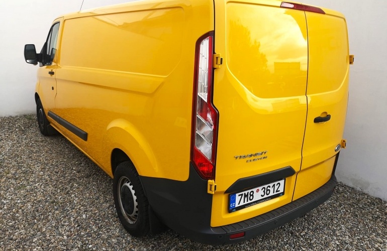 Pronájem dodávky Ford Transit Custom L2H1 Autopůjčovna Olomouc