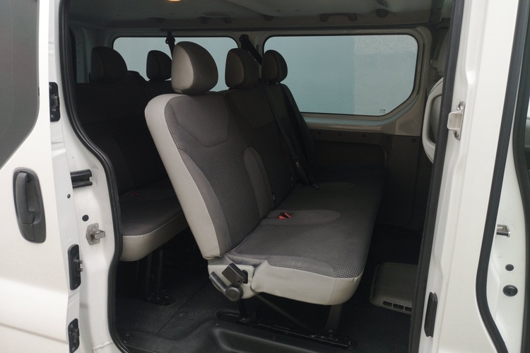 pronájem devítimístné dodávky autopůjčovna Olomouc