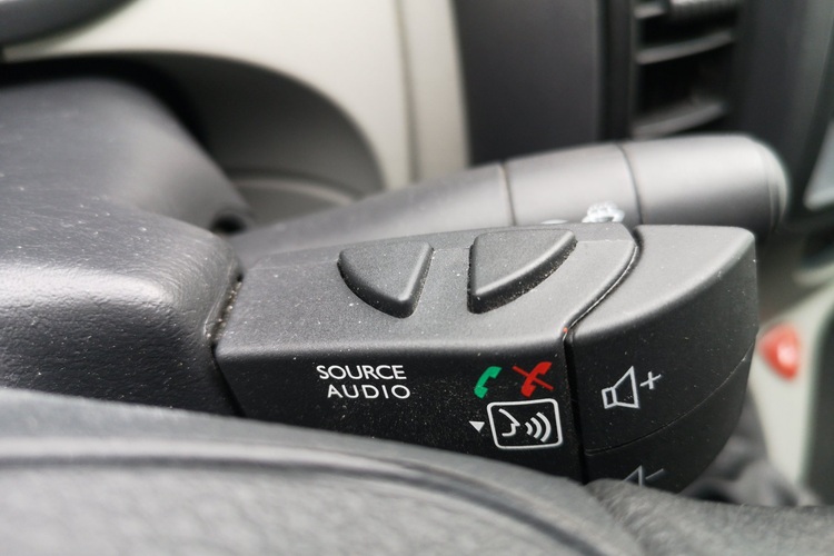 pronájem devítimístné dodávky autopůjčovna Olomouc