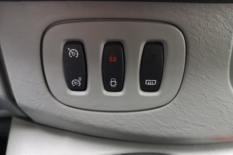 pronájem devítimístné dodávky autopůjčovna Olomouc