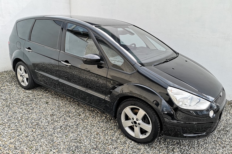 pronájem Ford Smax autopůjčovna Olomouc
