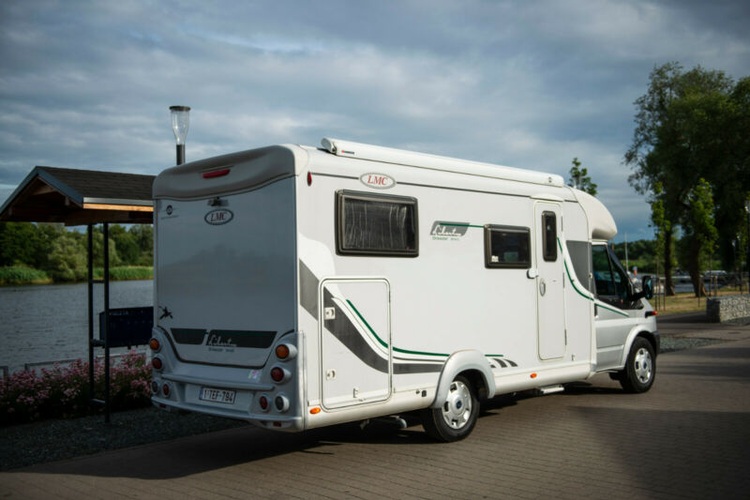 Obytna dodávka Ford Transit LMC