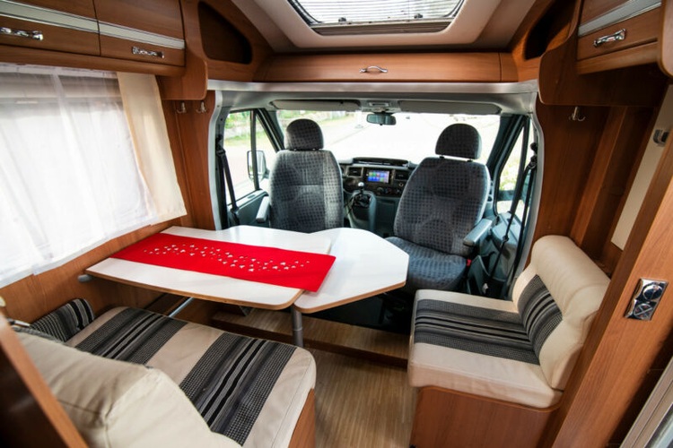 Obytna dodávka Ford Transit LMC