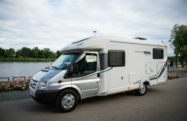 Obytna dodávka Ford Transit LMC